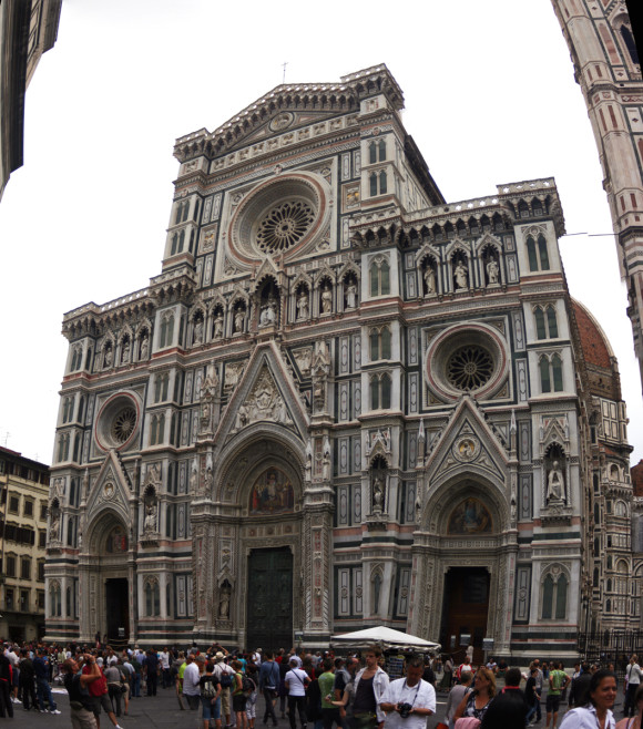 Panorama of the Cathedral's Façade.