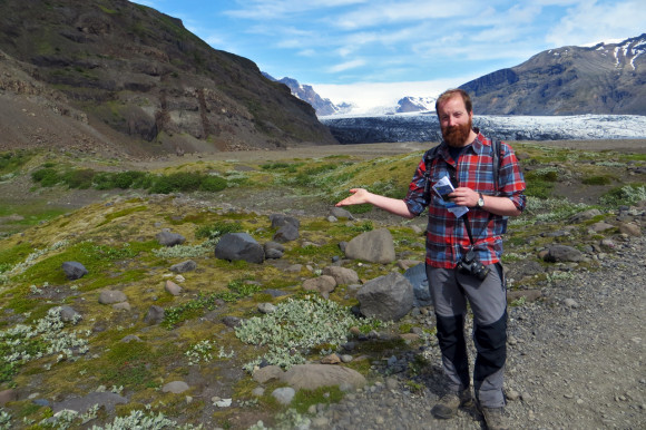 Iest, the tour guide